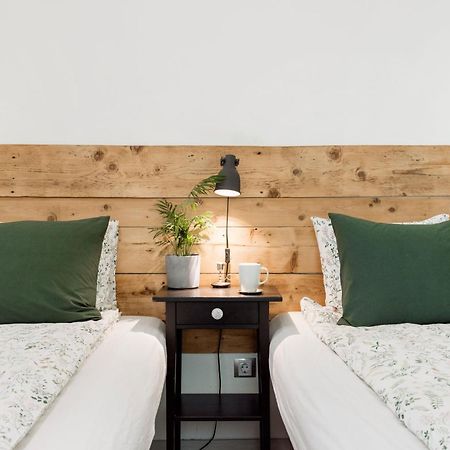 Charming And Unique Apartment With Balcony By The Great Synagogue Budapest Exterior foto